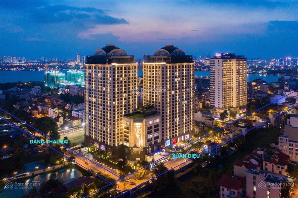 Chỉ 1 căn hiếm có! bán ch 111m² 3pn tầng cao view trực diện hồ tây. full nội thất.  0965 666 ***