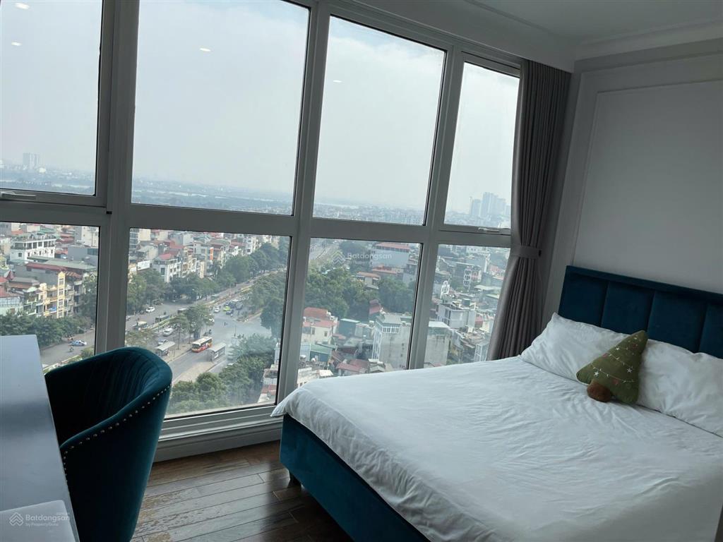 Hiếm có bán căn góc 150m, 4pn tầng cao view sông hồng tại aqua central. nội thất nhập khẩu, sổ đỏ