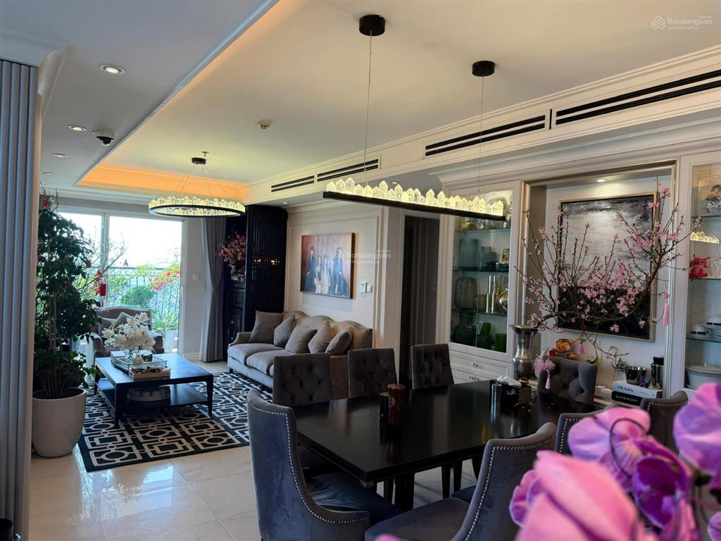 Hiếm có bán căn góc 150m, 4pn tầng cao view sông hồng tại aqua central. nội thất nhập khẩu, sổ đỏ