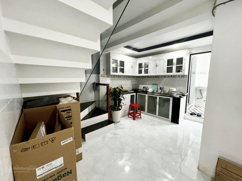 Đối diện vạn phúc city  nhà 60m2 x2 tầng, 3 phòng ngủ, nhỉnh 5 tỷ có thương lượng