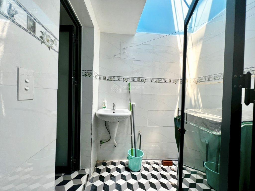 Đối diện vạn phúc city  nhà 60m2 x2 tầng, 3 phòng ngủ, nhỉnh 5 tỷ có thương lượng