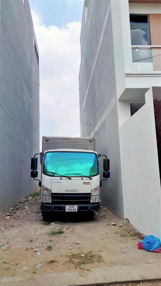 Trường thọ  hẻm xe hơi 1 trục 78.2 m2 sát mặt tiền đường