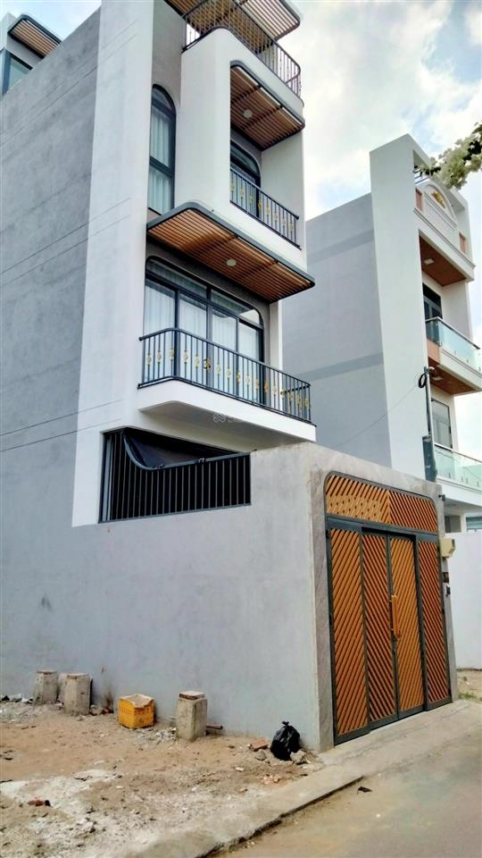 Trường thọ  hẻm xe hơi 1 trục 78.2 m2 sát mặt tiền đường