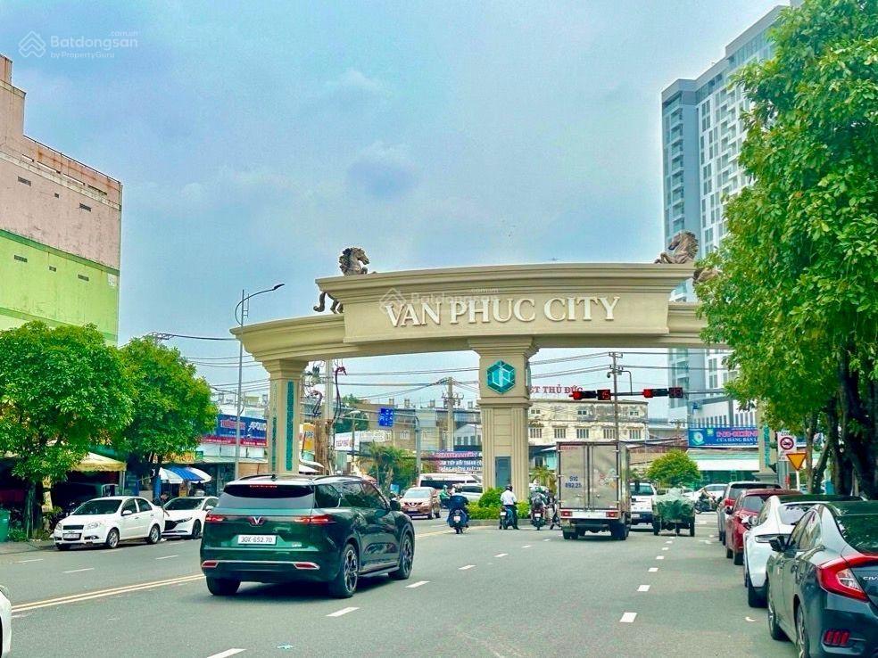 Gần vạn phúc city, xe hơi 5m  nhà đẹp 3 tầng, lô góc thoáng mát75.4m2 ngang 5.3m chỉ 7 tỷ nhỉnh