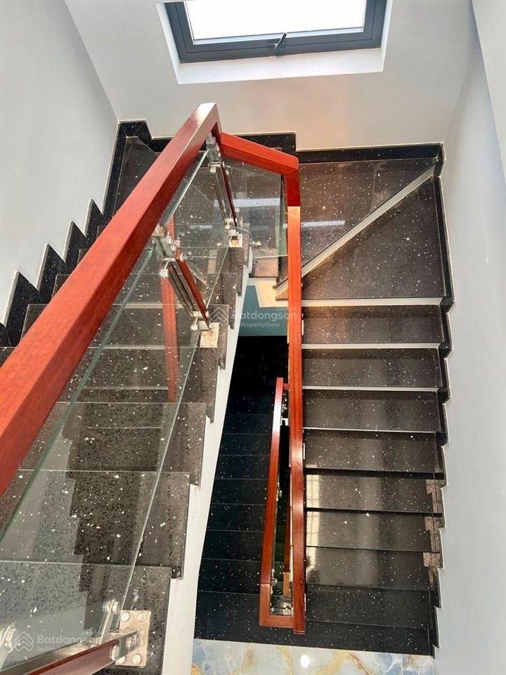 Nhà 71m2 x4 tầng ngang 7m , hxh gần gigamall phạm văn đồng , hơn 8 tỷ