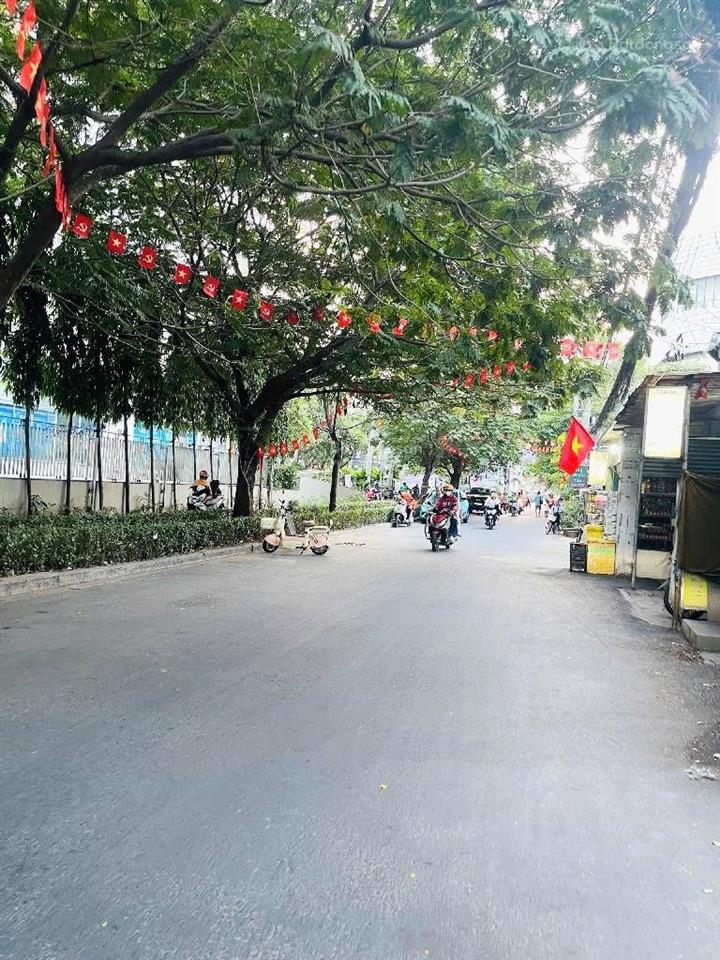 Khu phía bên sông  gigamall phạm văn đồng  2 tầng btct 100m2 (5x20)  hxh thông  hơn 9 tỷ tl