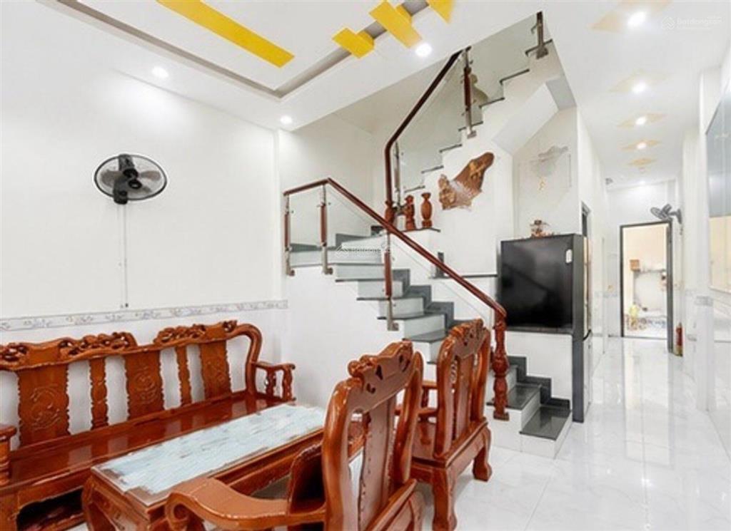 Nhà 4 phòng ngủ  nhỉnh 5 tỷ  64m2 hiệp bình phước