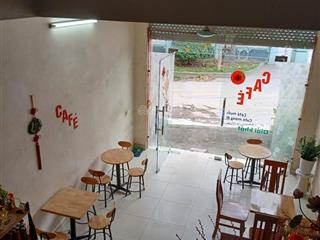 Cần cho thuê lại mặt bằng đang kinh doanh cafe sẵn bàn ghế 63m2, chỉ 4tr/th