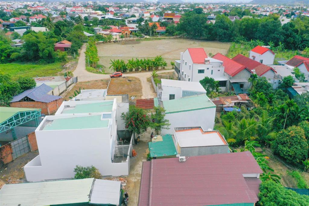 Nhà 2 tầng 3pn mới xây diên khánh khu dân cư đông  sổ hồng riêng