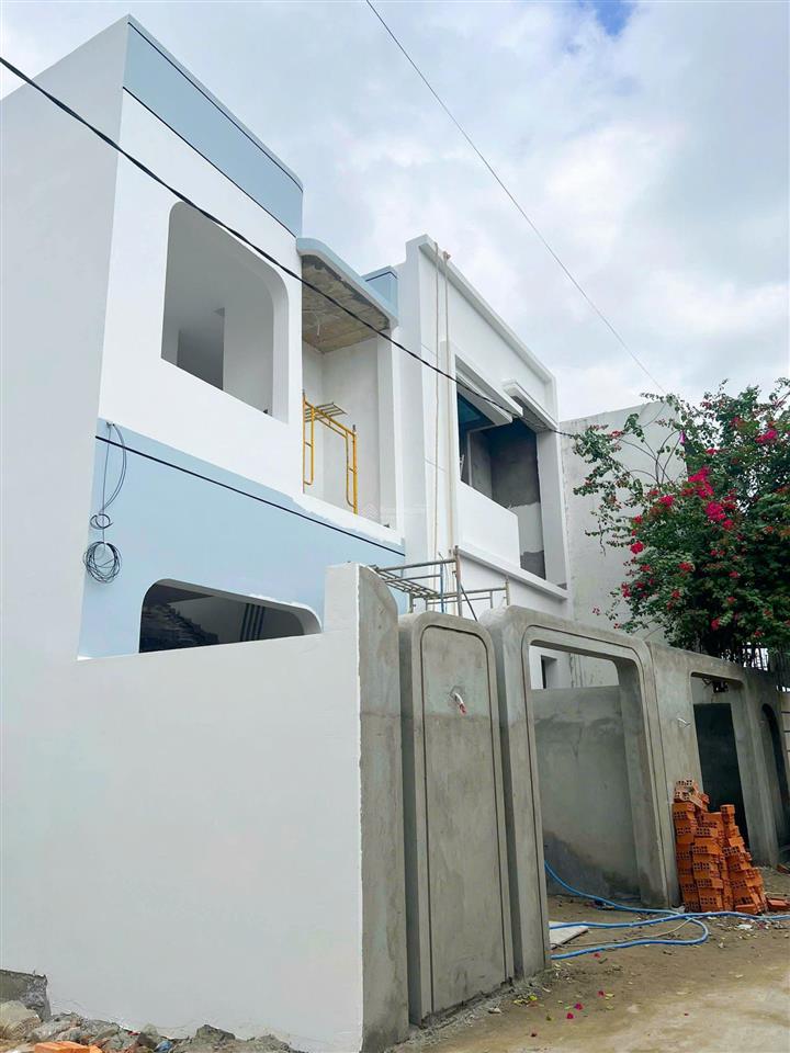 Nhà 2 tầng 3pn mới xây diên khánh khu dân cư đông  sổ hồng riêng