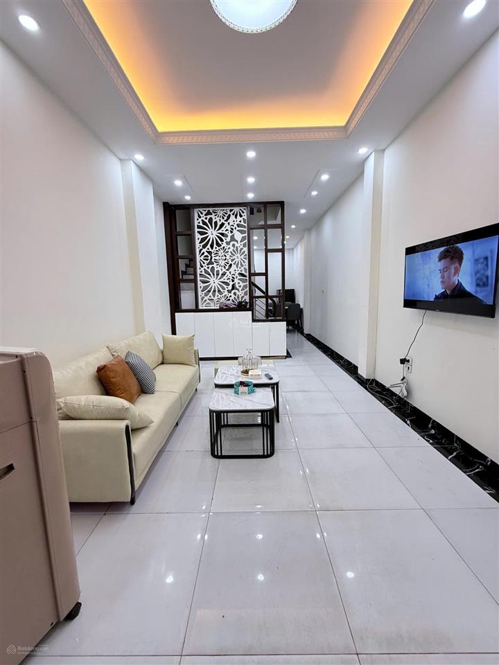 Bán nhà 38m2 ngọc thụy 9 trong đê ô tô đỗ cửa full nội thất 4 tầng giá 6,9 tỷ