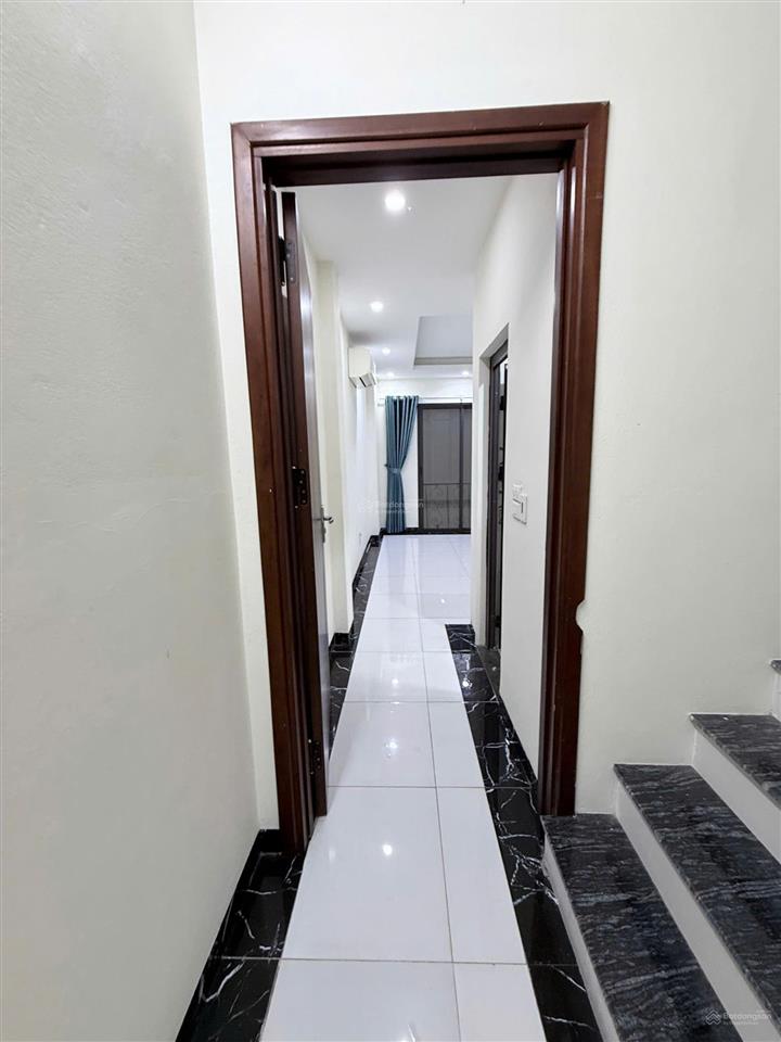 Bán nhà 38m2 ngọc thụy 9 trong đê ô tô đỗ cửa full nội thất 4 tầng giá 6,9 tỷ
