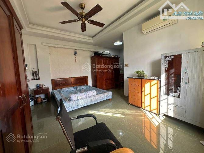 Chủ nhà ngộp bank 14tỷ giảm còn 11 tỷ  âu dương lân  hẻm xe hơi  110m2 quận 8 hoàn công đủ.