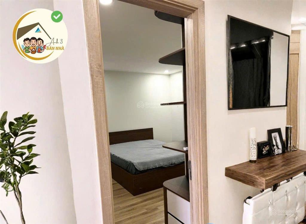 Cho thuê ch 2pn 2wc tại tây hồ riverview 0977 396 ***