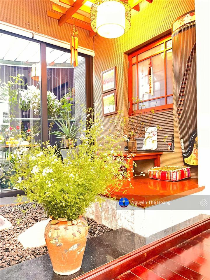 Gia đình cần bán ch 127m2, 2n  2wc tòa xuân vườn. tầng trung bc thoáng, full đồ, phù hợp ở lâu dài