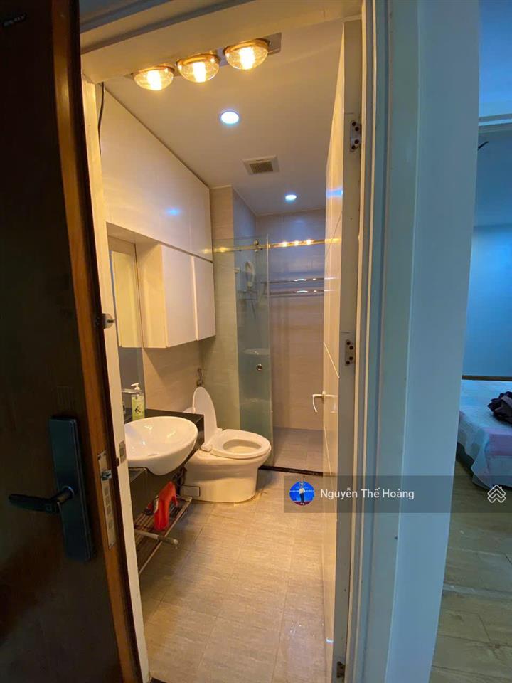 Gia đình cần bán ch 2n  2wc, 80m2 tòa goldsilk. tầng trung bc thoáng, full đồ, phù hợp ở lâu dài