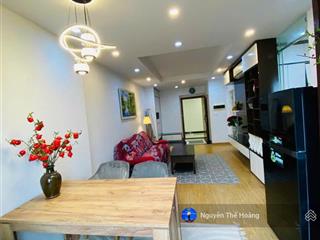 Gia đình cần bán ch 2n  2wc, 80m2 tòa goldsilk. tầng trung bc thoáng, full đồ, phù hợp ở lâu dài