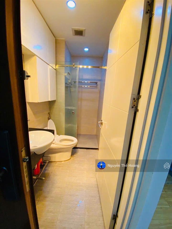 Gia đình cần bán ch 2n  2wc, 80m2 tòa goldsilk. tầng trung bc thoáng, full đồ, phù hợp ở lâu dài