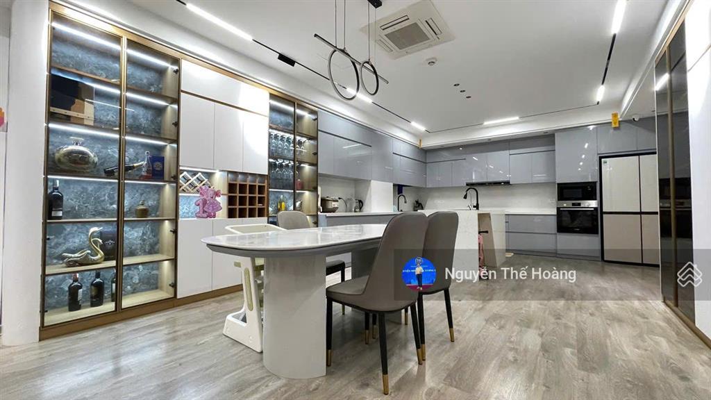 Giá thật, bán ch 3n  2wc 95m2 tòa handico 33, căn góc 2 ban công, tầng trung thoáng mát, full đồ