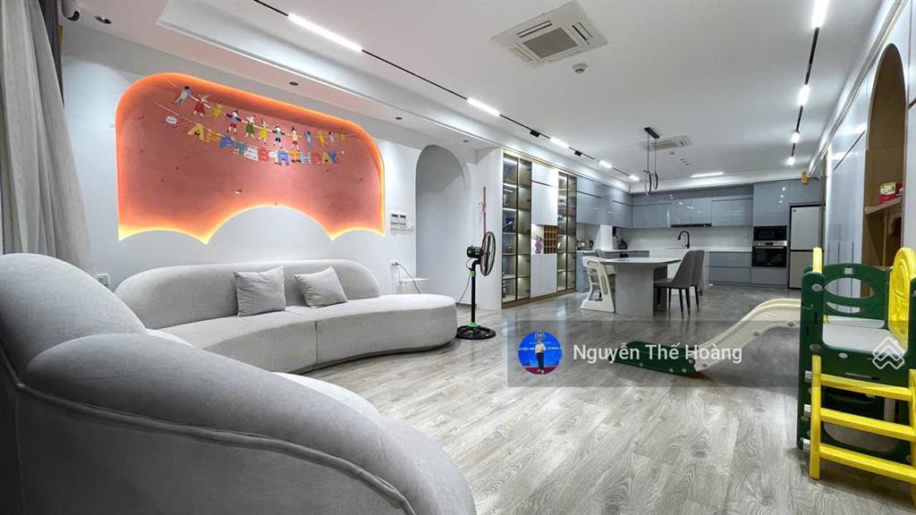 Giá thật, bán ch 3n  2wc 95m2 tòa handico 33, căn góc 2 ban công, tầng trung thoáng mát, full đồ