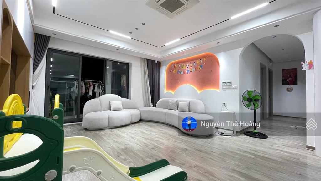 Giá thật, bán ch 3n  2wc 95m2 tòa handico 33, căn góc 2 ban công, tầng trung thoáng mát, full đồ