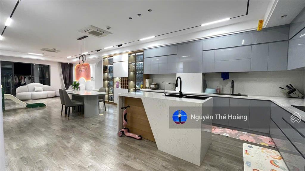 Giá thật, bán ch 3n  2wc 95m2 tòa handico 33, căn góc 2 ban công, tầng trung thoáng mát, full đồ