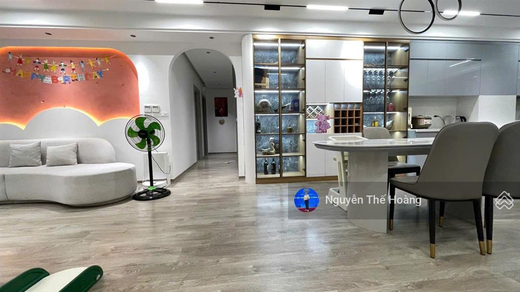 Giá thật, bán ch 3n  2wc 95m2 tòa handico 33, căn góc 2 ban công, tầng trung thoáng mát, full đồ