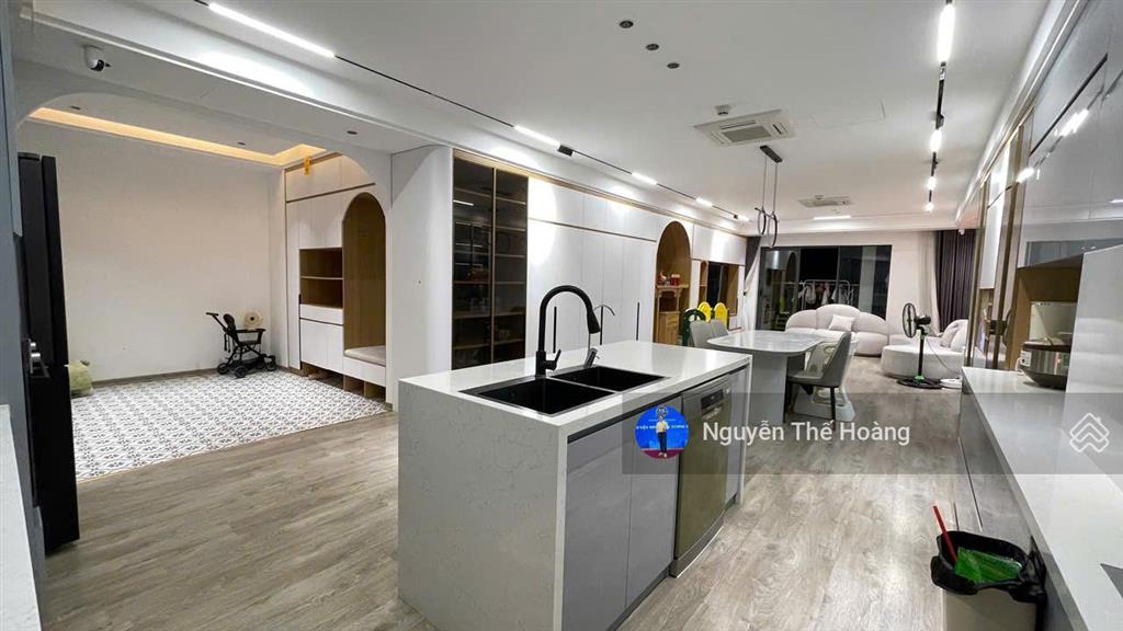 Giá thật, bán ch 3n  2wc 95m2 tòa handico 33, căn góc 2 ban công, tầng trung thoáng mát, full đồ