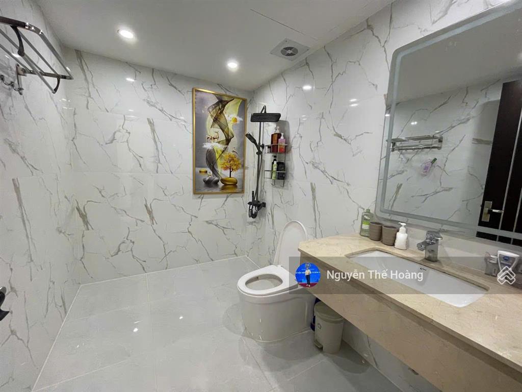 Giá thật, bán ch 3n  3wc, 151m2 tòa 34t  thnc. tầng trung bc thoáng mát, full nội thất, sổ đỏ sẵn