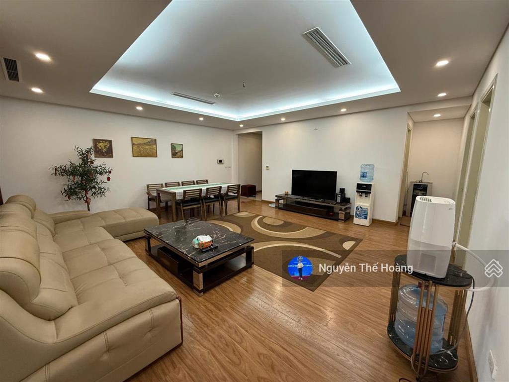 Giá thật, bán ch 3n  2wc, 116m2 tòa 17t. tầng trung ban công thoáng mát, full nội thất đẹp, sổ đỏ