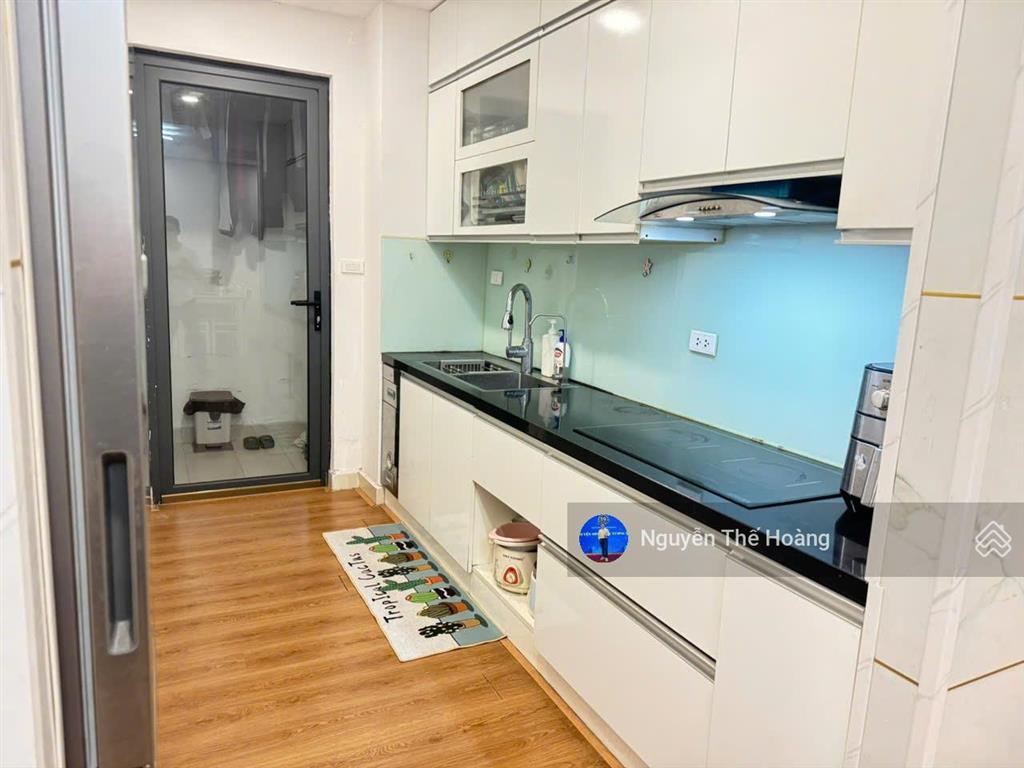 Gia đình cần bán gấp ch 75m2, 2n  2wc. tòa ecogreen. tầng trung bc thoáng mát, full đồ đẹp, sổ đỏ