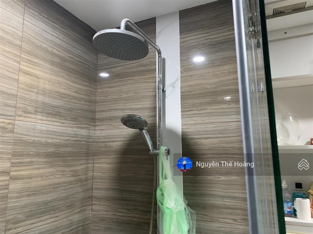Gia đình cần bán ch 2n  2wc, 72m2 tòa a. nhà full nội thất, vào ở luôn, miễn tg, sổ đỏ, giá 8 tỷ