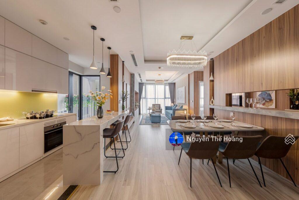 Gia đình cần bán gấp căn 3n tòa brg. 107m2, tầng trung bc thoáng mát, full nội thất, sổ đỏ sẵn