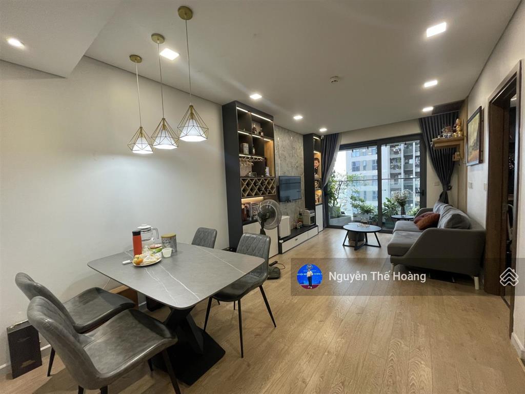 Gia đình cần bán ch 3n  2wc, 100m2 tòa rivera. tầng trung bc mát mẻ, full nội thất, sổ đỏ, giá 9 t