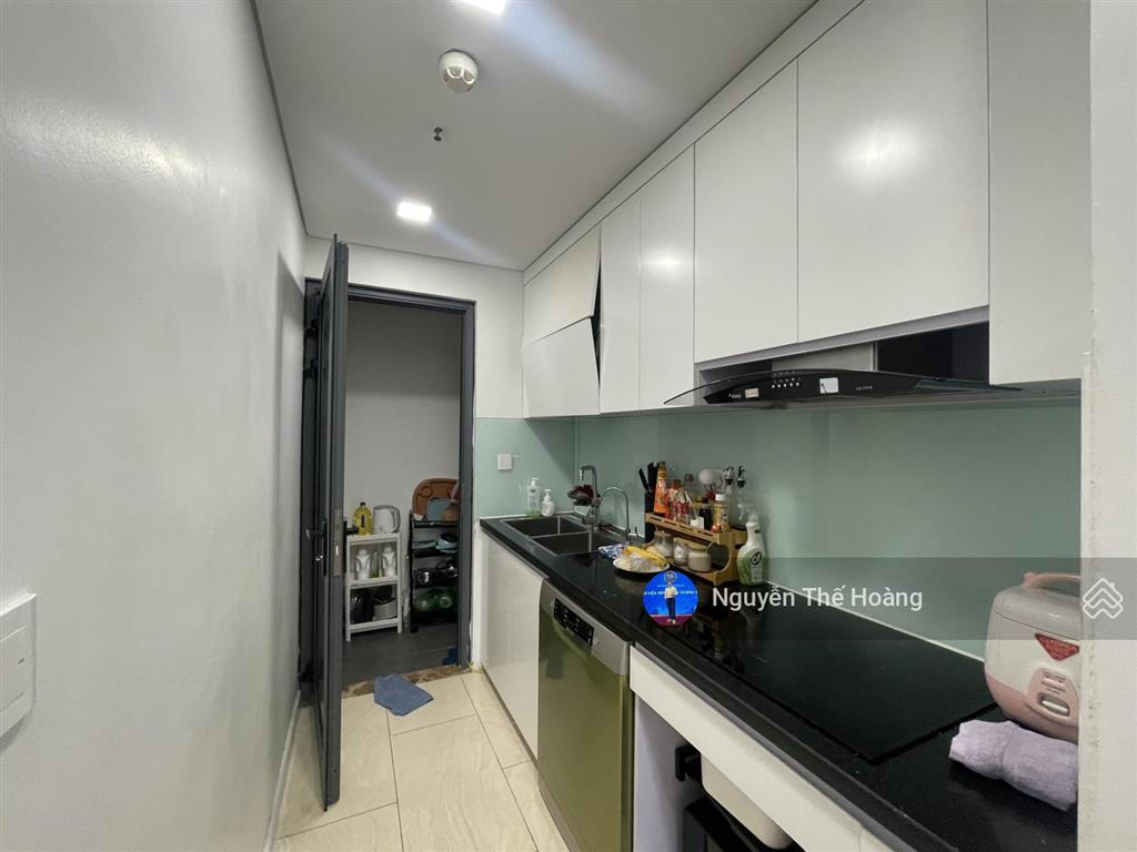 Gia đình cần bán ch 3n  2wc, 100m2 tòa rivera. tầng trung bc mát mẻ, full nội thất, sổ đỏ, giá 9 t