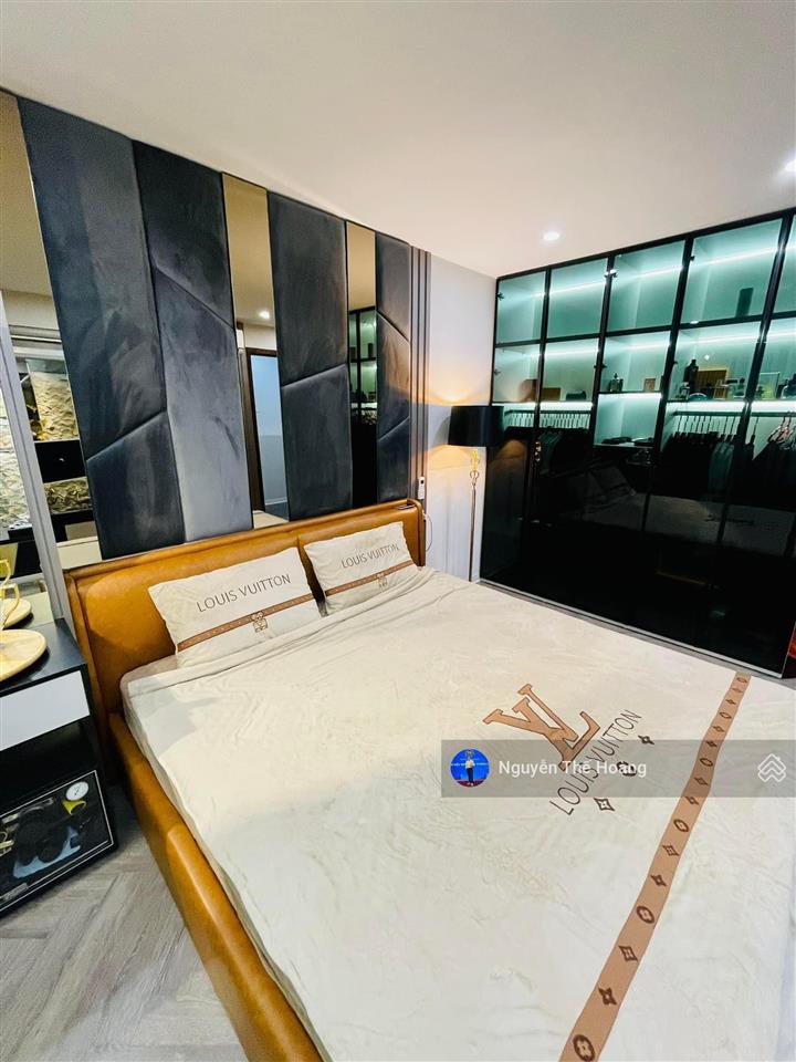 Giá thật, bán căn góc 3n  2wc, 106m2 tòa ecogreen. tầng trung bc thoáng mát, full nội thất, sổ đỏ