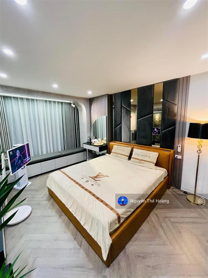 Giá thật, bán căn góc 3n  2wc, 106m2 tòa ecogreen. tầng trung bc thoáng mát, full nội thất, sổ đỏ