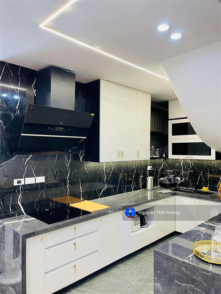 Giá thật, bán căn góc 3n  2wc, 106m2 tòa ecogreen. tầng trung bc thoáng mát, full nội thất, sổ đỏ