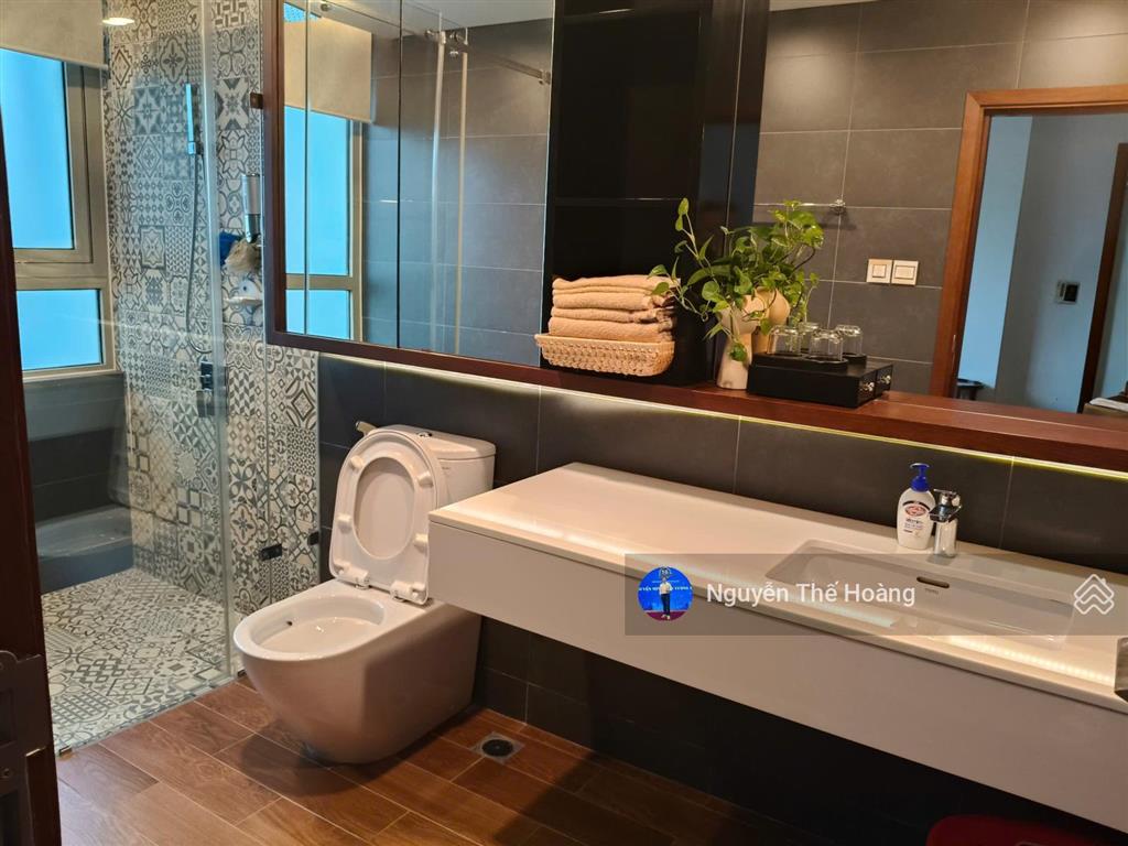 Giá thật, bán ch 3n  2wc 17m2 tòa mandarin. tầng trung bc thoáng mát, full nội thất, sổ đỏ sẵn