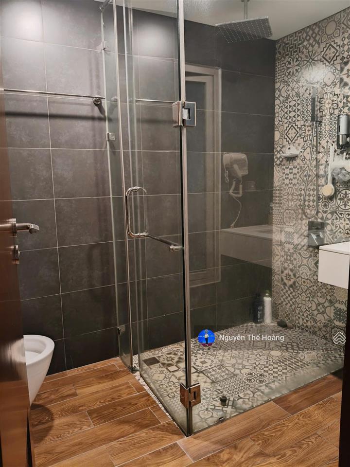 Giá thật, bán ch 3n  2wc 17m2 tòa mandarin. tầng trung bc thoáng mát, full nội thất, sổ đỏ sẵn