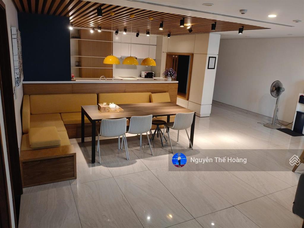 Giá thật, bán ch 3n  2wc 17m2 tòa mandarin. tầng trung bc thoáng mát, full nội thất, sổ đỏ sẵn