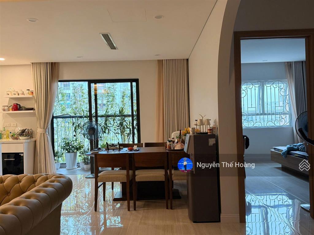 Giá thật, bán căn góc 2 mặt thoáng 140m2 tòa skycity. tầng trung, nội thất cao cấp, sổ đỏ sẵn