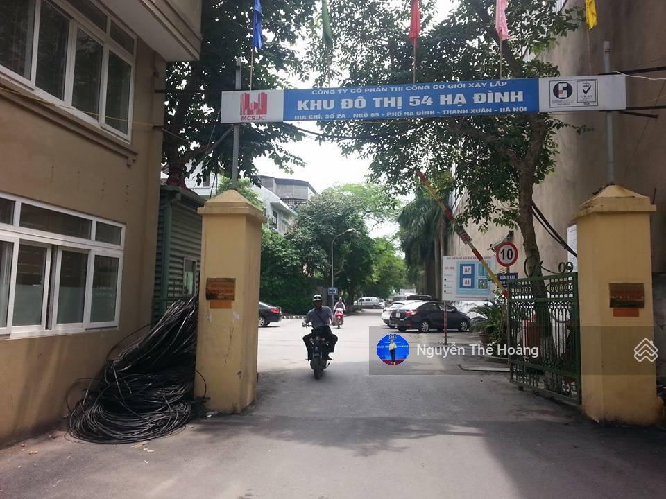 Chính chủ cần bán ch 90m2, 3n  2wc tòa 54 hạ đình, tầng trung bc thoáng mát, full nội thất, sổ đỏ
