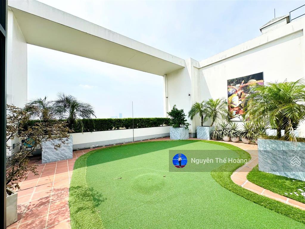 Chuyển nhượng lại căn penhouse. 4n  4wc tòa kosmo. view hồ tây, bc công mát mẻ, full nội thất
