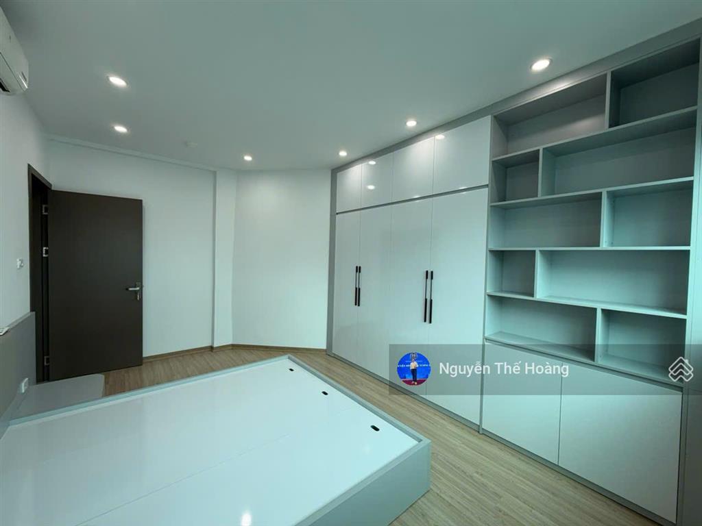 Giá thật, bán ch 2n  2wc 60m2 tòa thnc. tầng trung bc thoáng mát, nội thất đầy đủ, sổ đỏ sẵn