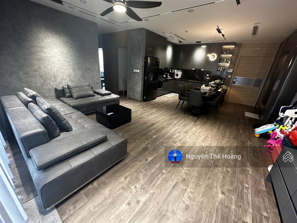 Giá thật, bán ch 136m2 3n  2wc tòa ashahi. tầng trung bc thoáng mát, full đồ, sổ đỏ, bao thuế phí