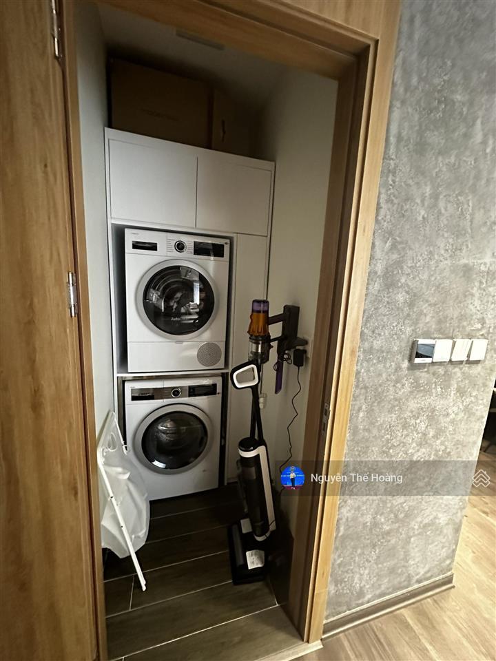 Giá thật, bán ch 136m2 3n  2wc tòa ashahi. tầng trung bc thoáng mát, full đồ, sổ đỏ, bao thuế phí