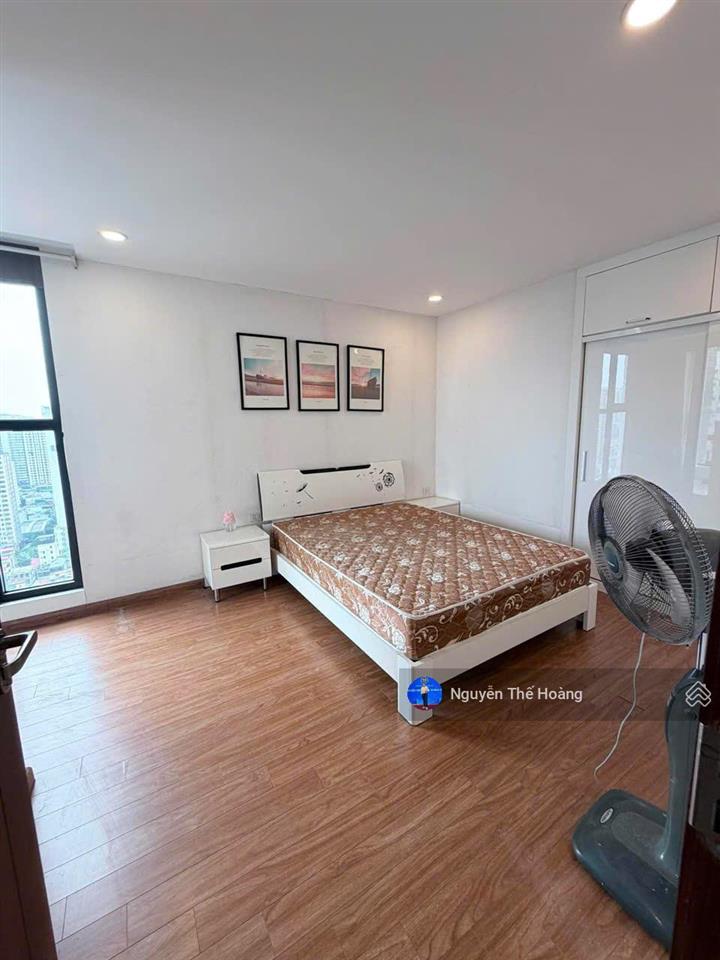 Giá thật, bán ch 3n  2wc 97m2 tòa centerpoint. tầng trung bc thoáng mát, nội thất cơ bản, sổ đỏ