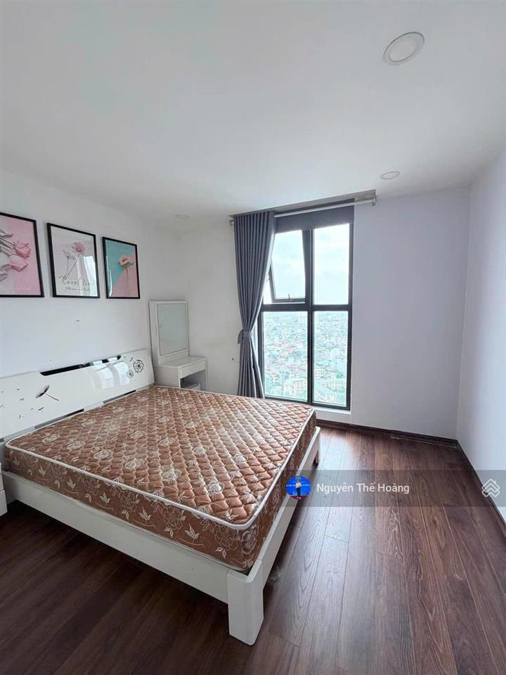 Giá thật, bán ch 3n  2wc 97m2 tòa centerpoint. tầng trung bc thoáng mát, nội thất cơ bản, sổ đỏ