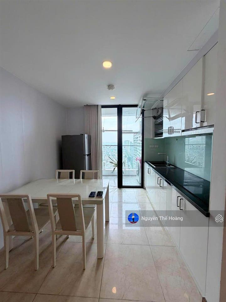 Giá thật, bán ch 3n  2wc 97m2 tòa centerpoint. tầng trung bc thoáng mát, nội thất cơ bản, sổ đỏ
